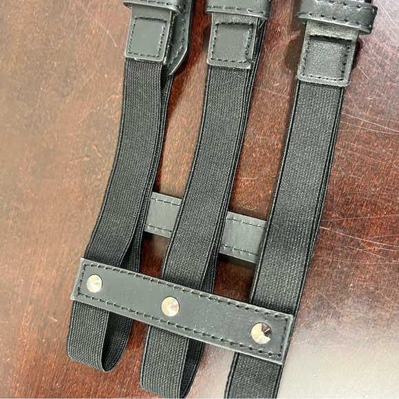 Black & SIlver Toned 6-Buckle Punk Belt - L/XL - Stretch Elastic - Picture 5 of 9